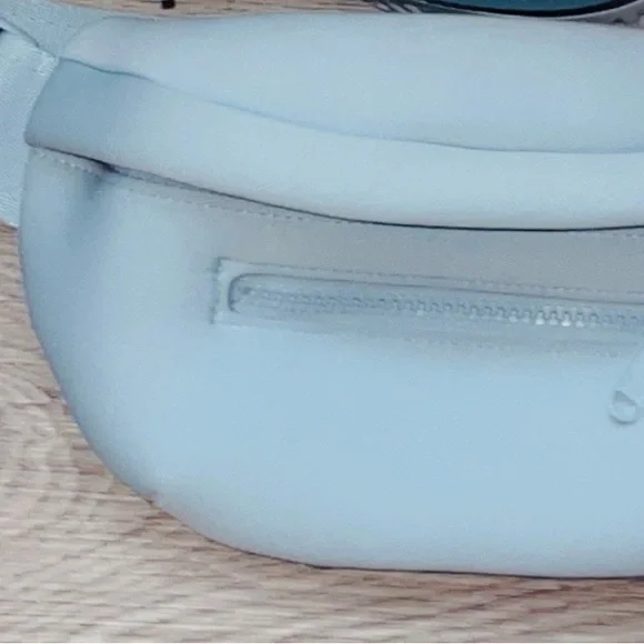 ๐๐ Dagne Dover Fanny pack - Picture 9 of 9